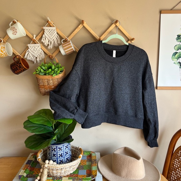 Lululemon ‘Perfectly oversized’ cropped crew - Picture 3 of 8